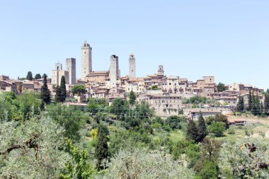 San Gimignano, İtalya - 30 Mayıs 2021: San Gimignano 'daki kır manzarası