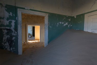 Pomona, Namibya - 16 Ağustos 2018: Elmas şehri kalıntıları manzarası