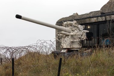 Normandiya, Fransa - 17 Ağustos 2016: Müzede 88 mm 'lik top görüntüsü