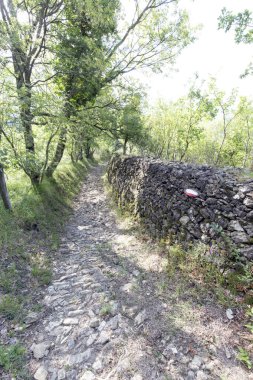 Lunigiana, İtalya 'daki Francigena patikasının görüntüsü