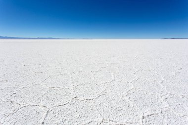 Bolivya 'daki Uyuni tuz yatağının manzarası