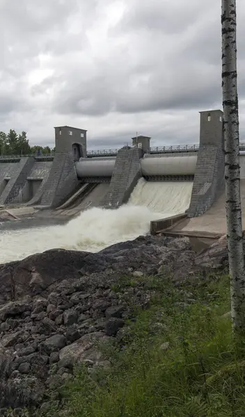 フィンランドのイマトラ2021年8月20日 イマトラの強姦でダムが開かれる景色 — ストック写真