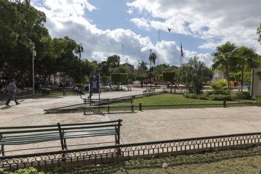 Merida, Meksika - 27 Aralık 2022: Merida 'daki Central Park manzarası