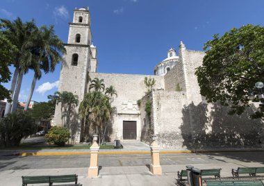 Merida, Meksika - 27 Aralık 2022: Merida 'daki papaz evinin manzarası