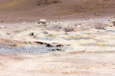 Uyuni, Bolivya 'da sıcak su çamuru manzarası  