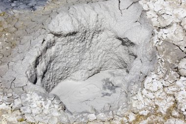 Uyuni, Bolivya 'da sıcak su çamuru manzarası  