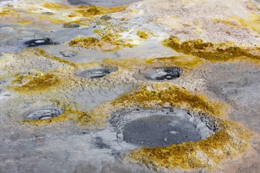 Uyuni, Bolivya 'da sıcak su çamuru manzarası  