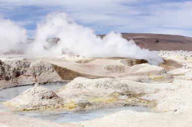 Uyuni, Bolivya 'da sıcak su çamuru manzarası  