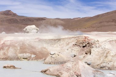 Uyuni, Bolivya 'da sıcak su çamuru manzarası  
