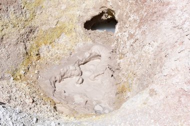 Uyuni, Bolivya 'da sıcak su çamuru manzarası  