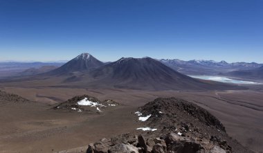 Şili 'nin Atakama çölündeki Cerro Toco stratovolcano manzarası