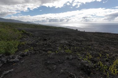 La Reunion, Fransa 'da güzel bir volkanik manzara ve deniz manzarası