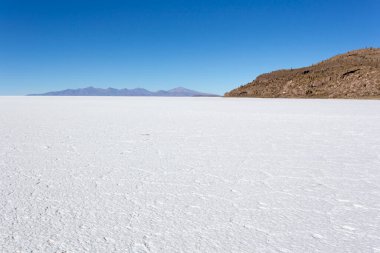 Uyuni, Bolivya 'da tuz düzlüğünün bir fotoğrafı