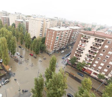 Milan, İtalya - 05 Eylül 2024: Seveso Nehri 'nin neden olduğu sel manzarası