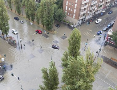 Milan, İtalya - 05 Eylül 2024: Seveso Nehri 'nin neden olduğu sel manzarası