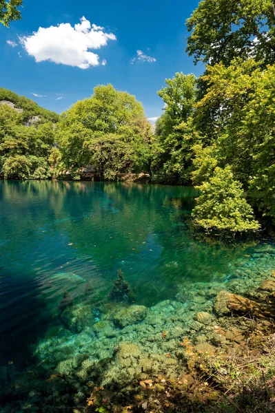Vista Lago Vouliasta Fonte Rio Louros Epiro Grécia — Fotografia de Stock