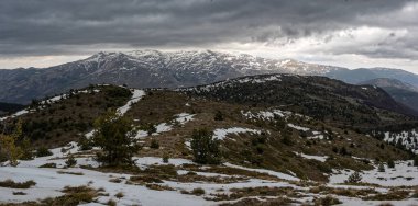 Yunanistan 'ın Makedonya kentindeki Voras Dağı' nın panoramik kış manzarası