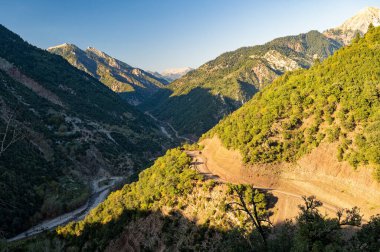 Yunanistan 'ın orta kesimindeki Agrafa Dağları' nın manzarası