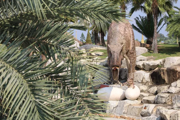 Stock image Pattaya,Thailand-January 28,2022:The dinosaurs statue is beautiful for travel in holiday at Nong Nooch Tropical Botanical Garden