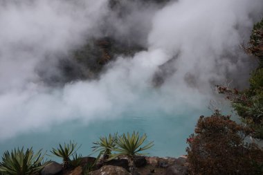 Umi Jigoku mavi su kaplıcası. Sekiz kaplıcadan biri Japonya 'nın Beppu, Oita kentindeki turnuva alanında dönüm noktasıdır..