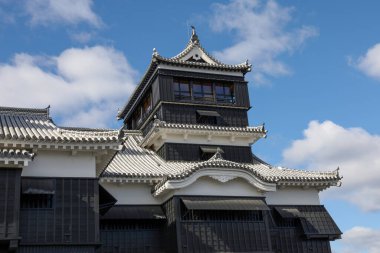 Kuzey Kyushu, Japonya 'daki Kumamoto Kalesi' nin ünlü peyzaj vintage binası.