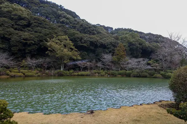 Umi Jigoku蓝水温泉 八大温泉之一是位于日本大田别府旅游胜地的地标 — 图库照片