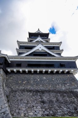 Kuzey Kyushu, Japonya 'daki Kumamoto Kalesi' nin ünlü peyzaj klasik binası..