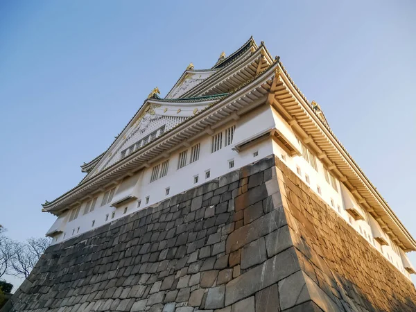 Büyük kaledeki osaka kalesi ve Osaka 'nın en ünlü kalesi.