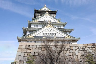 Büyük kaledeki osaka kalesi ve Osaka 'nın en ünlü kalesi.