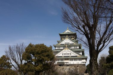 Büyük kaledeki osaka kalesi ve Osaka 'nın en ünlü kalesi.