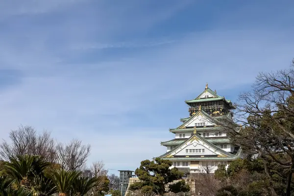 Büyük kaledeki osaka kalesi ve Osaka 'nın en ünlü kalesi.