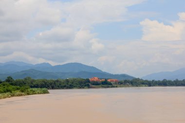 Mekong Nehri 'nin manzarası Tayland' da güzel bir doğa nehridir.