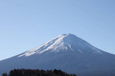 Kışın Kawaguchi Gölü 'nde Fuji Dağı manzarası