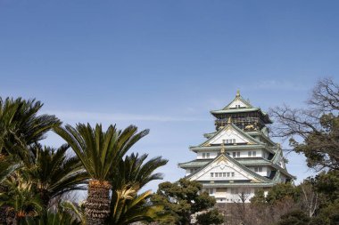 Büyük kaledeki osaka kalesi ve Osaka 'nın en ünlü kalesi.