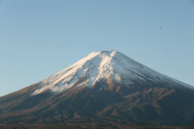 Kışın Kawaguchi Gölü 'nde Fuji Dağı manzarası