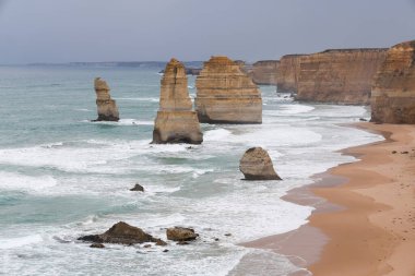 Manzara ve deniz manzarası. 12 Havarinin yeri güzel. Büyük okyanus yolu Avusturalya 'nın güzel manzarası.
