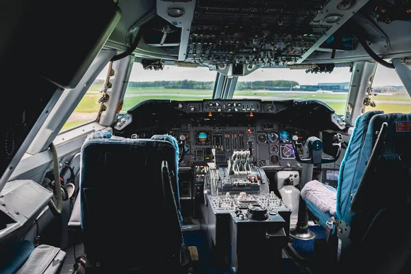 Cockpit Pilot Flight Deck Display Throttle Jet Cabin Control Panel — Stockfoto