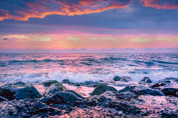 Gentle Sunset Sea Coast Stunning View Waves Crashing Rock Formations — Stock Photo, Image