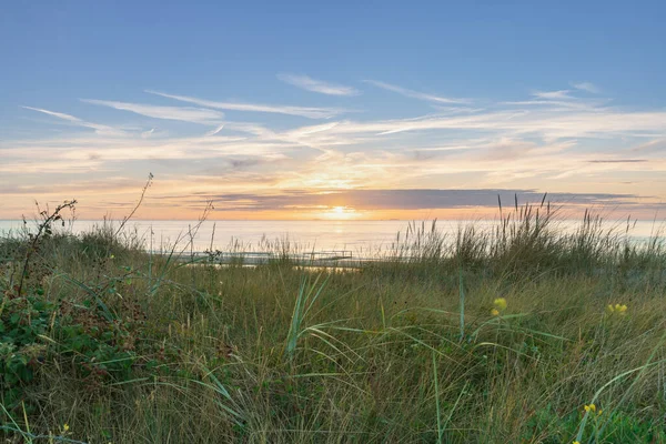 Letní Večer Výhledem Holandských Dun Zapadajícím Sluncem — Stock fotografie