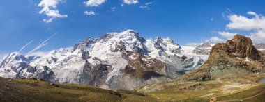 Gornergrat, İsviçre 'deki tren istasyonu. Matterhorn dağı arka planda görünür