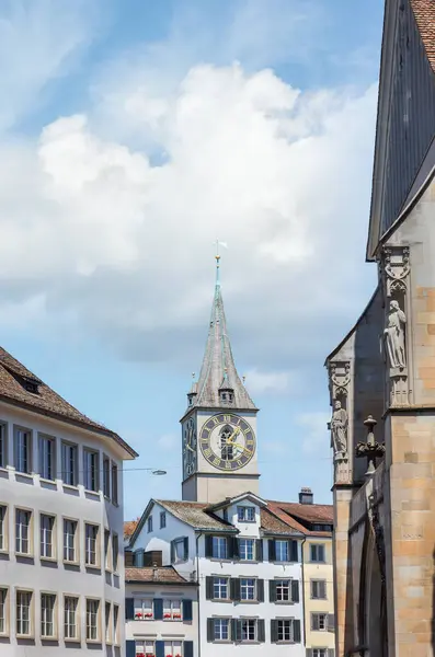 Zürih 'te sokak, saat kulesi, İsviçre