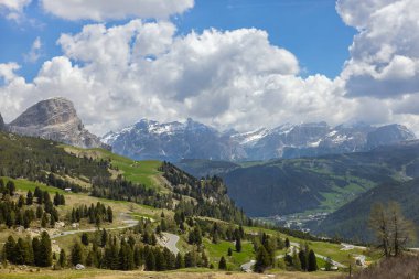 Güzel Passo Gardena İtalyan Dolomitlerinde