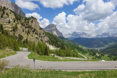 Güzel Passo Gardena İtalyan Dolomitlerinde