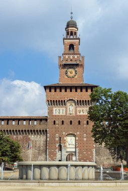 Milano İtalya 'da görkemli Castello Sforzesco