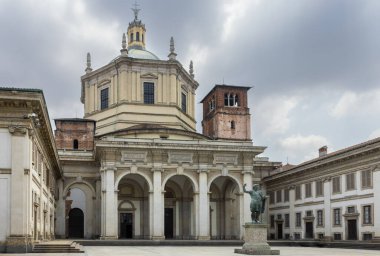 Güzel Bazilika di San Lorenzo Maggiore Milano İtalya 'da