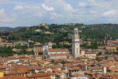 Verona, İtalya 'nın çatı manzarası
