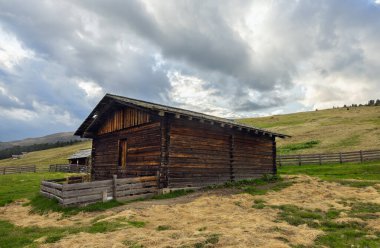 İtalya 'daki Dolomitler' in güzel manzarası