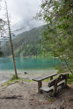 İtalya 'nın Dolomitlerinde Lago Anterselva