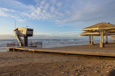 İsrail 'de kışın boş sahil kıyısı