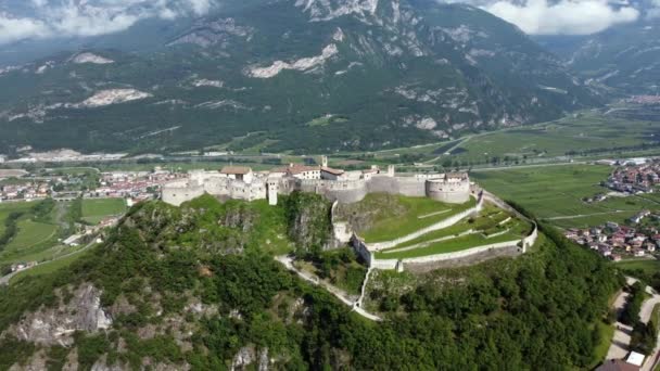 Воздушный Беспилотник Крепости Бесено Прилегающей Территории Италия — стоковое видео